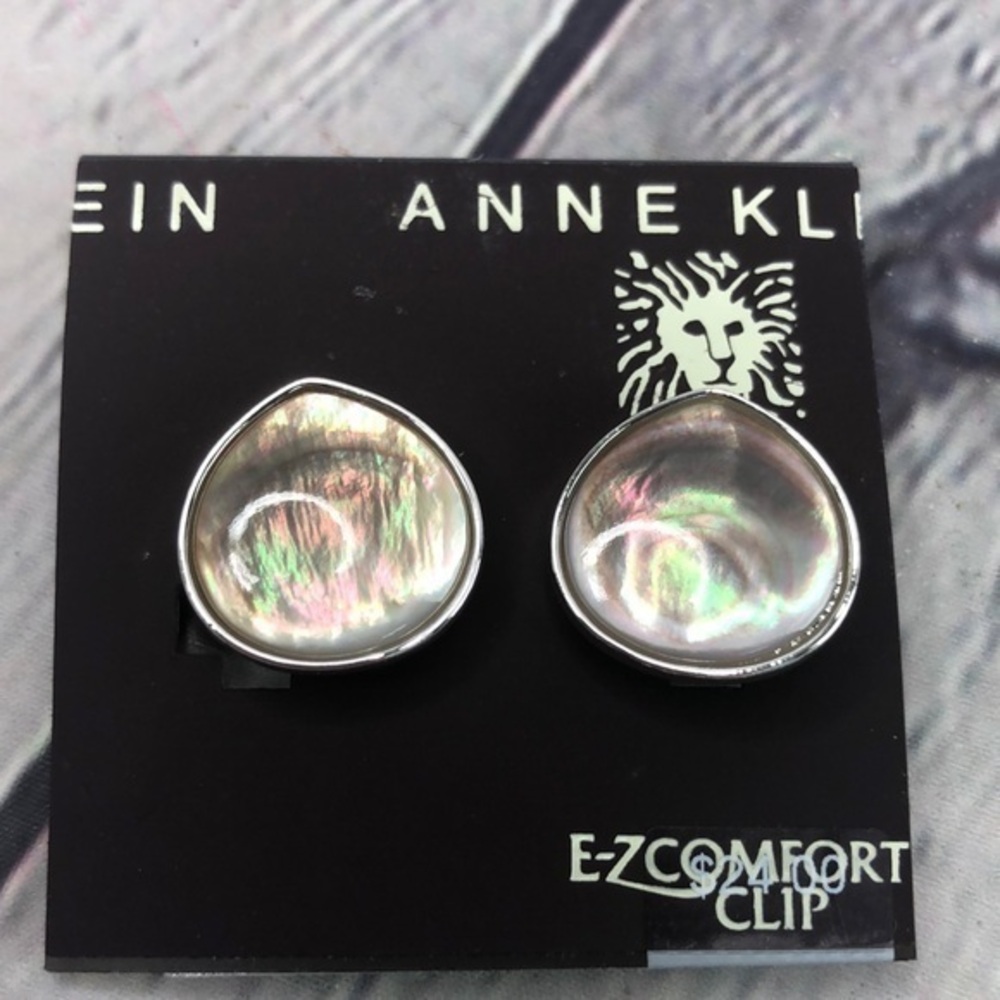 Anne Klein silver tone tear drop iridescent shiny